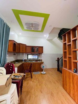 Man Thiện 100 3 bedrooms 3 toilets cost 10 million a month car lanes