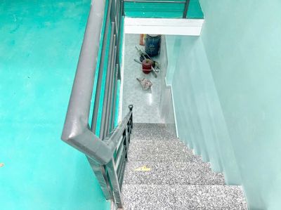 Rent a floor in Hương Lộ 2-4 x12 M-- 9 million a month.