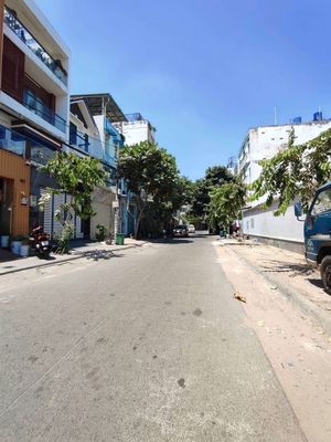 office building - furniture available, air conditioning - car park