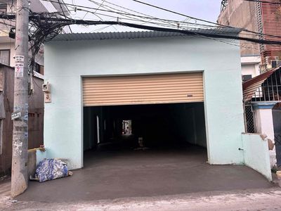 An Phú Đông 10 Front House