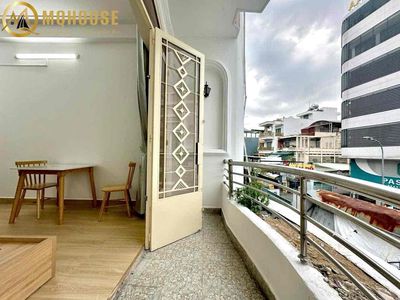 Open two bedrooms, two Balcon toilets, new interior Nơ Trang Long.