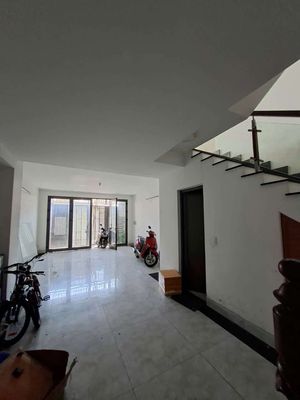 Three stories, four bedrooms, five toilets, alleys, Tân Thới Nhất.
