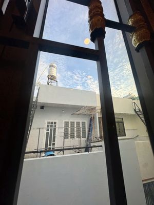 Get women a nice new room - there's air conditioning, five minutes from Aeon Mall.