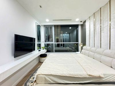 Renting two new ports, high-end furniture - landmark 81