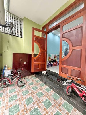 Nice house, four bedrooms - full interior - nearly ten thousand city - 16 million