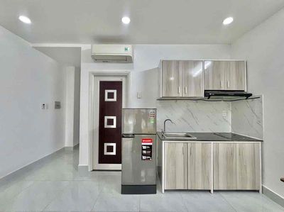 The new elevator apartment is Phạm Thế Hiển near the University of Economics 8