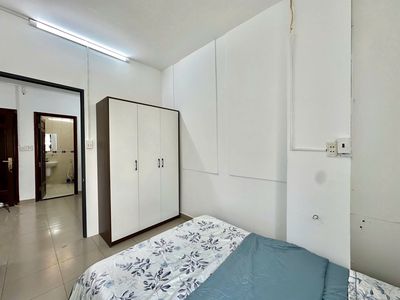 Two empty bedrooms. New house, Bình Thạnh 01.