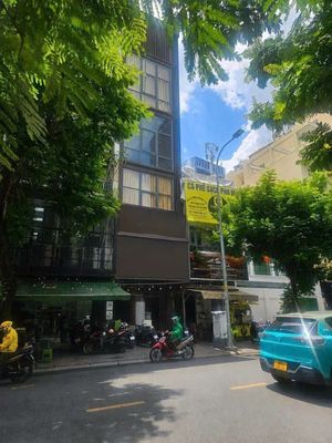 P. The city, the old 1st district, the third of the class, Trịnh Văn Cấn for rent.
