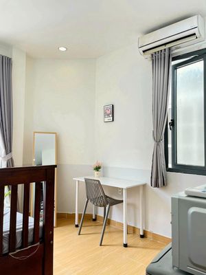 Rent Studio Full House 42/ hoàng hoa thám District 1 only 10 p