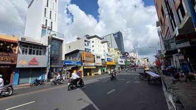 Rents the original cash 80 meters 2 Phan Đình Phùng at 3x