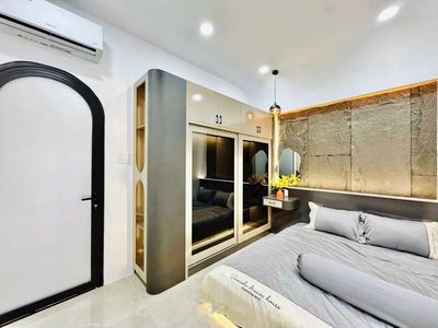 Rent a nice one full of T.T.E.U.U.U. 3rd floor bedroom 4 toilets - 16 million a day