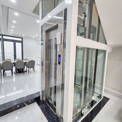 Nice new elevator house, full Tân Quy interior.