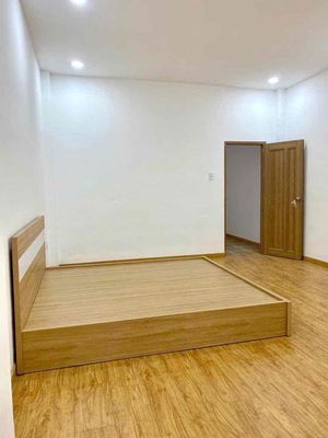 - Three bedrooms seven minutes from Gimalll.