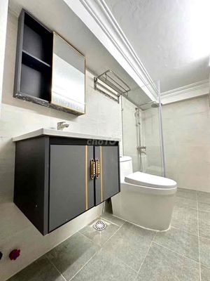 - Three bedrooms seven minutes from Gimalll.