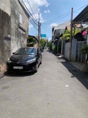Two-sided corner, 1-Pt. One-story, 4.1 x 15 meters, alley, District 3.