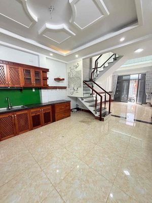 11th floor 1 .01.2 floors - 3 bedroom 3 toilets - sleeping in the house