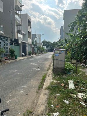 The original car path 8 m Nguyễn Duy Trinh