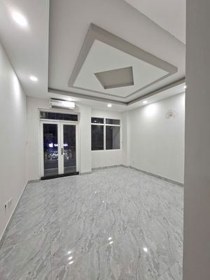 5 x 20 meters, 5 floors 5 bedroom 5 toilets near cv, stoopmart