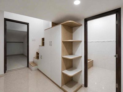 The studio is like two bedrooms, one bedroom plus 1.8 feet tall at the University of Vitruvius.
