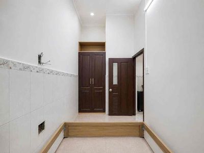 The studio is like two bedrooms, one bedroom plus 1.8 feet tall at the University of Vitruvius.