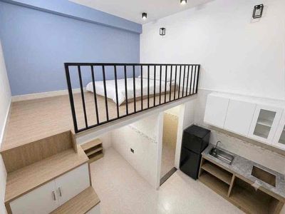 The studio is like two bedrooms, one bedroom plus 1.8 feet tall at the University of Vitruvius.