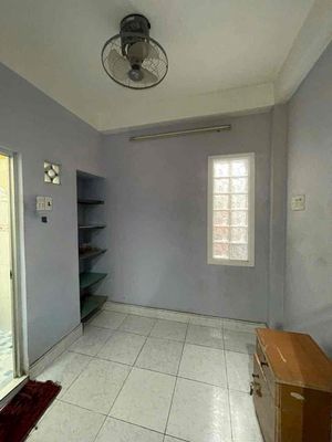 The whole alley is a four-foot bedroom (4 x 9 meters 3 stories)