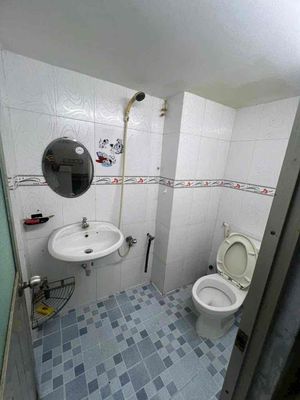 The whole alley is a four-foot bedroom (4 x 9 meters 3 stories)
