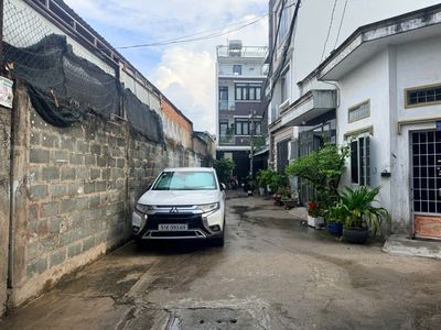 12/ 150 meters 2 bedroom 3 toilets 3