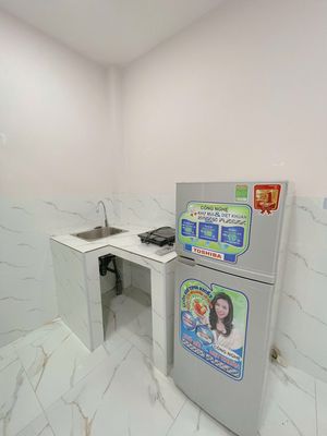 Rent a room with a refrigerator near the family's house, industrial college.