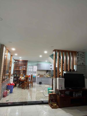 Rent the original house right in Bình Thành.