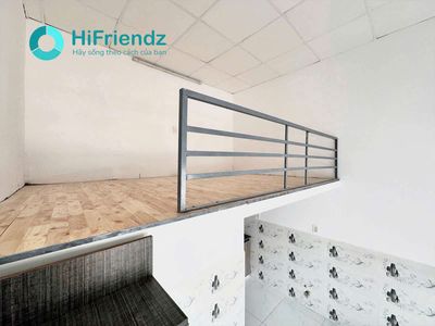 extremely extreme 1 room full interior - (door) in the shower
