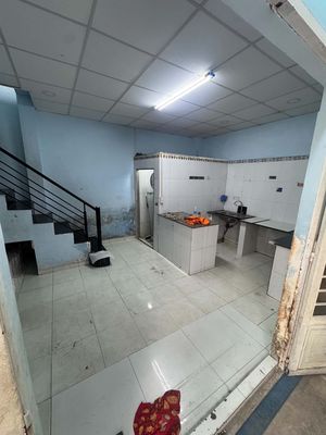 Rent a 1st floor 8 x 5 meters, 2 bedroom 2 toilets, P.Z.z0, District 12