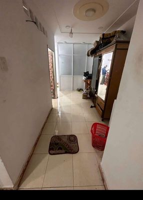 Three bedrooms, two toilets, two air conditioning. Ten million. Abracadabra 12, Bình Thạnh.