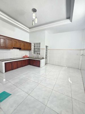 The house is wide open. Three bedrooms wide.