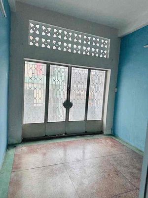 Thái Phiên. 1 1 . Three bedrooms. Three free KAOS toilets.
