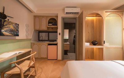 Open the full-intracted service apartment in District 1 (right at the hospital)