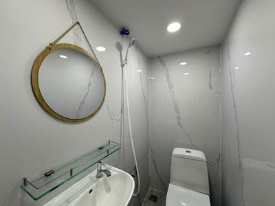 The super open sky window studio in the Republic of K300 lotte