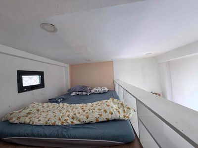 Rent room Full Seven, sky window
