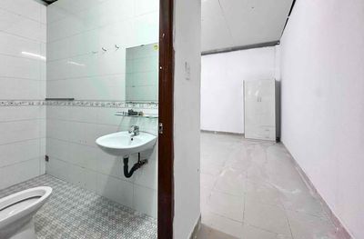 ground room 45 m2 - kitchen cup 3 million790: 1 P Kitchen + 1 P sleep + A toilet. I'll stay with you.