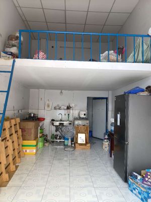Rent an alley 6 meters, free parking lot 4 x 7 meters, 5 million.