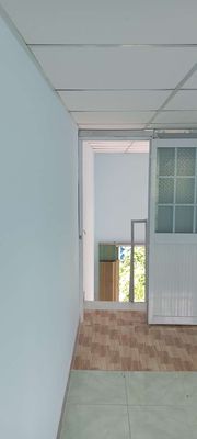 Rent the entire 4th floor with a attic, 4/4 people full, sheltering the family.