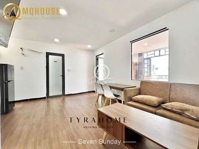 A super house. One bedroom. An elevator in the side of the divy chain.