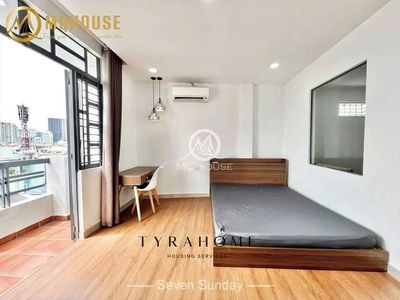 A super house. One bedroom. An elevator in the side of the divy chain.