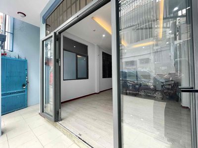 Rent a truckhouse 348/Cộng Hoà at T3