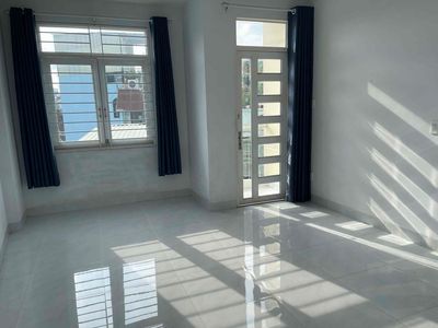 Nice clean room - water sack, internet - utility center
