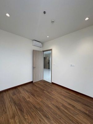 American senior apartment Ha-go-three bedrooms, no interior 115 meters for 19.5 million a month, the house is empty.