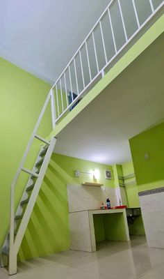 Rent a hotel room in District 9