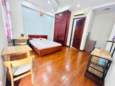 Rent a comfortable room, park and University.