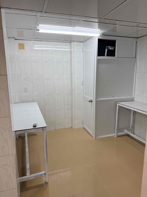 The ground floor room is 45 meters, closed toilet at 169 Bình Lợi.