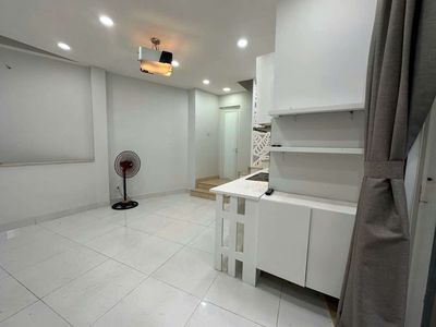 Four stories with rooftops. Three bedrooms, three toilets. Phú Nhuận